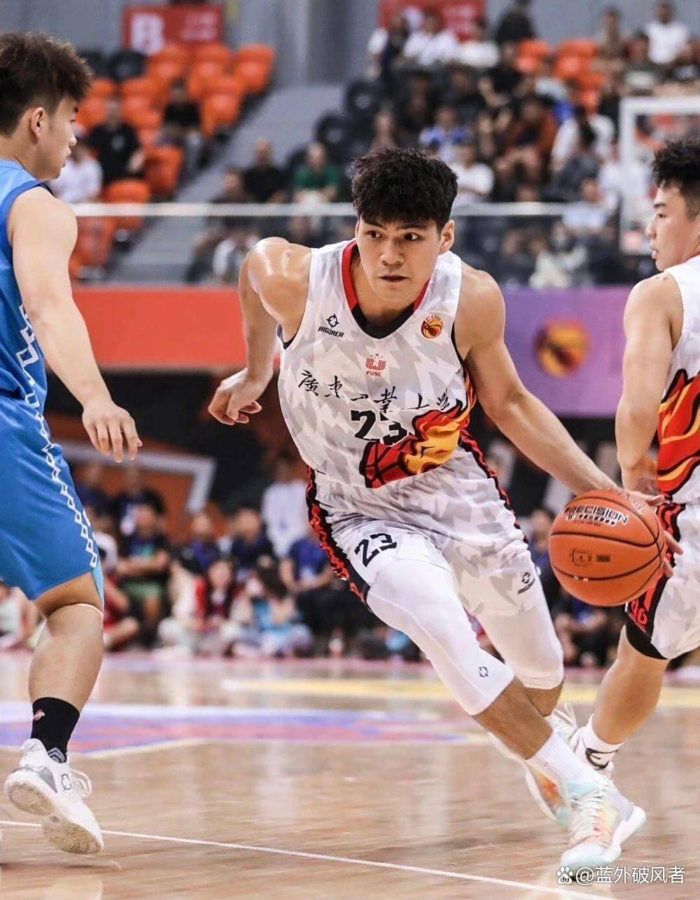 国际比赛日突围战来临,广州队围绕NBA常规赛防线松动,更衣室稳定,数据趋势出现新变化的简单介绍 国际比赛日突围战来临,广州队围绕NBA常规赛防线松动,更衣室稳定,数据趋势出现新变化的简单介绍